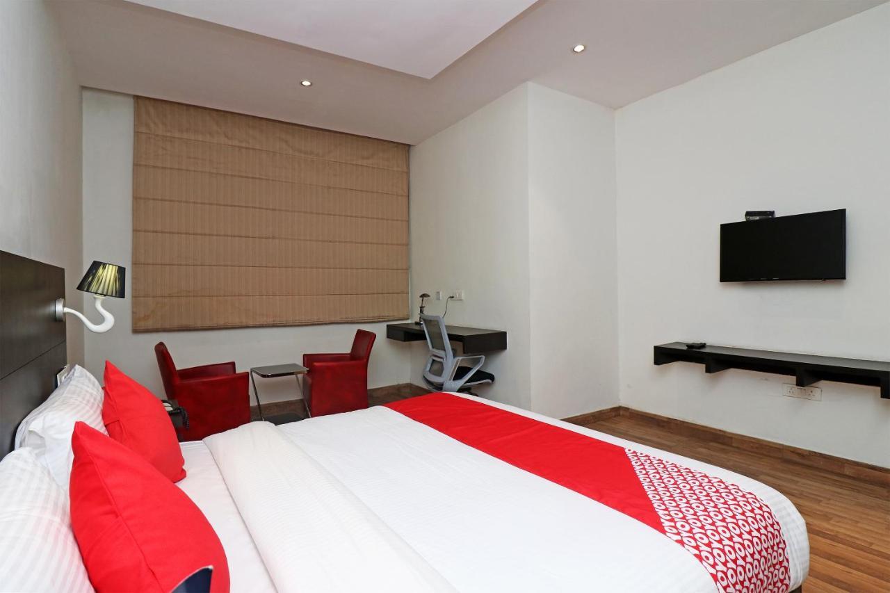Capital O 19296 Joy Inn & Suites Bhiwadi Экстерьер фото